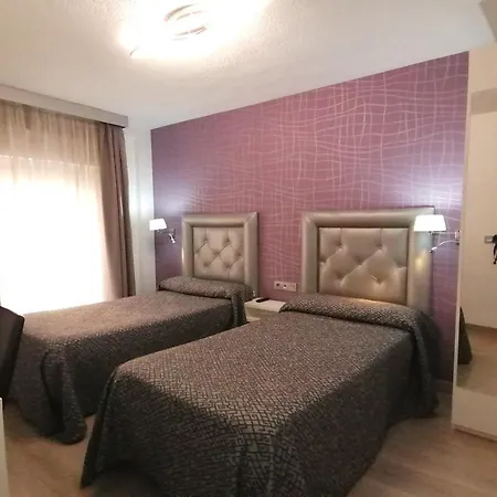 莫利诺斯酒店 *