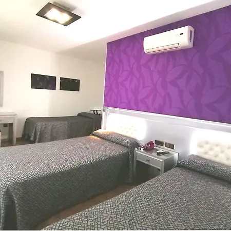 Molinos Hotell *
