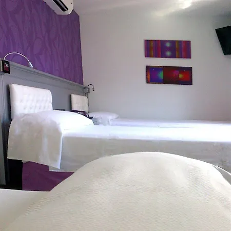 Molinos Hotell *